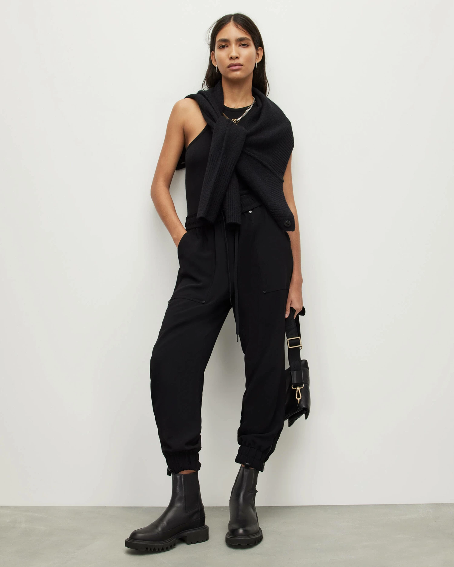 Coupon 🥰 Auden Mid-Rise Cuffed Trousers Black 🔥 1 Coupon 🥰 Auden Mid-Rise Cuffed Trousers Black 🔥